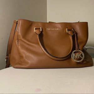 Michael kors bag beautiful